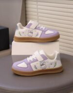 حذاء رياضي للبنات